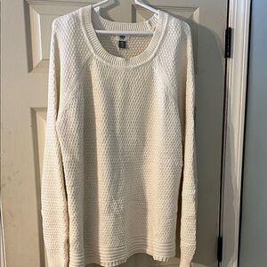 Old Navy Cream Crew Neck Sweater